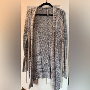Women’s Leo & Nicole Gray Cardigan Sweater 
Size Medium